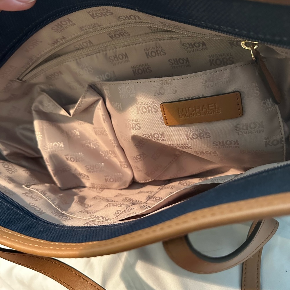 Michael Kors Tote Bag great condition - Picture 10 of 10